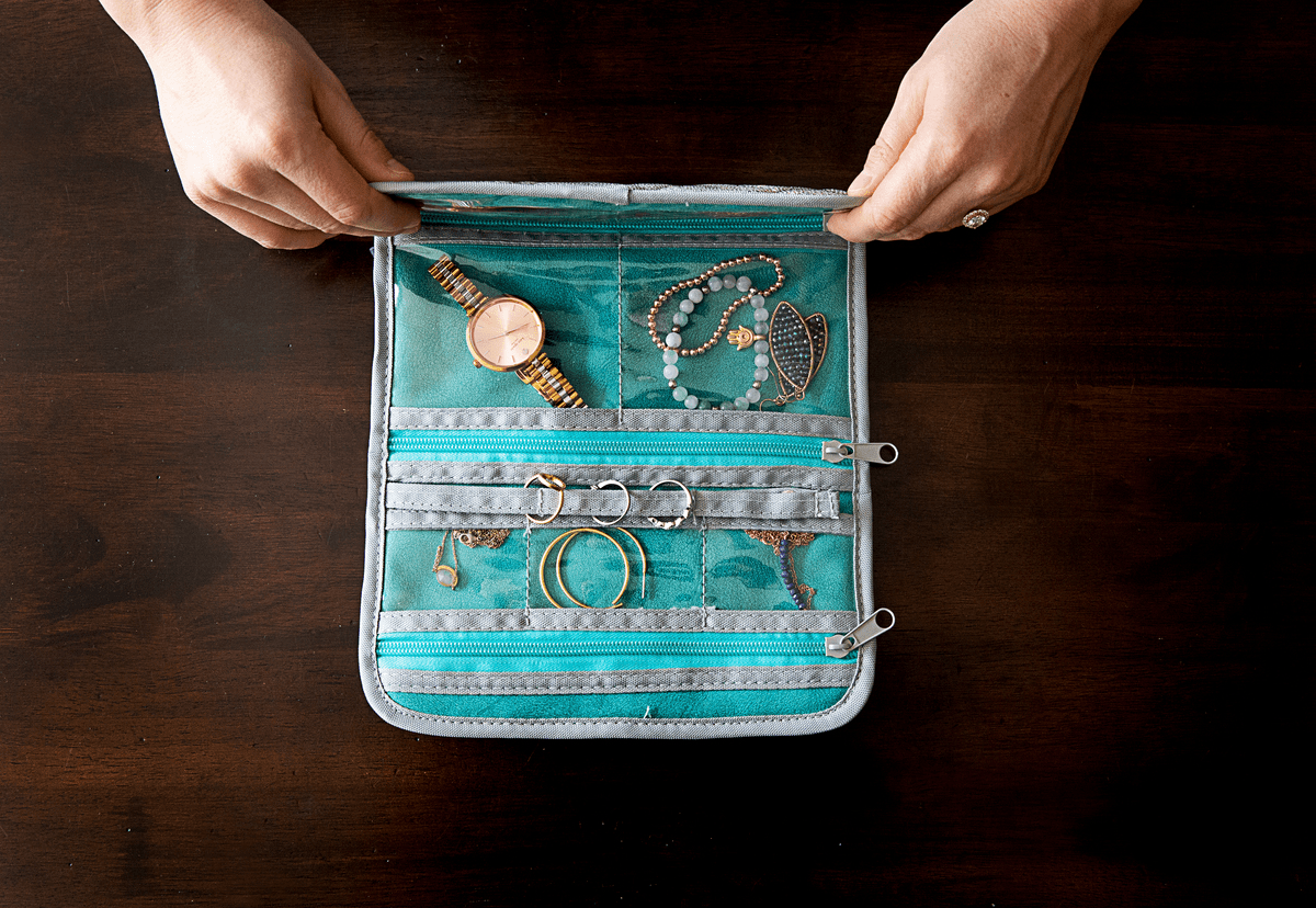 How to pack jewelry in travel jewelry roll for travel