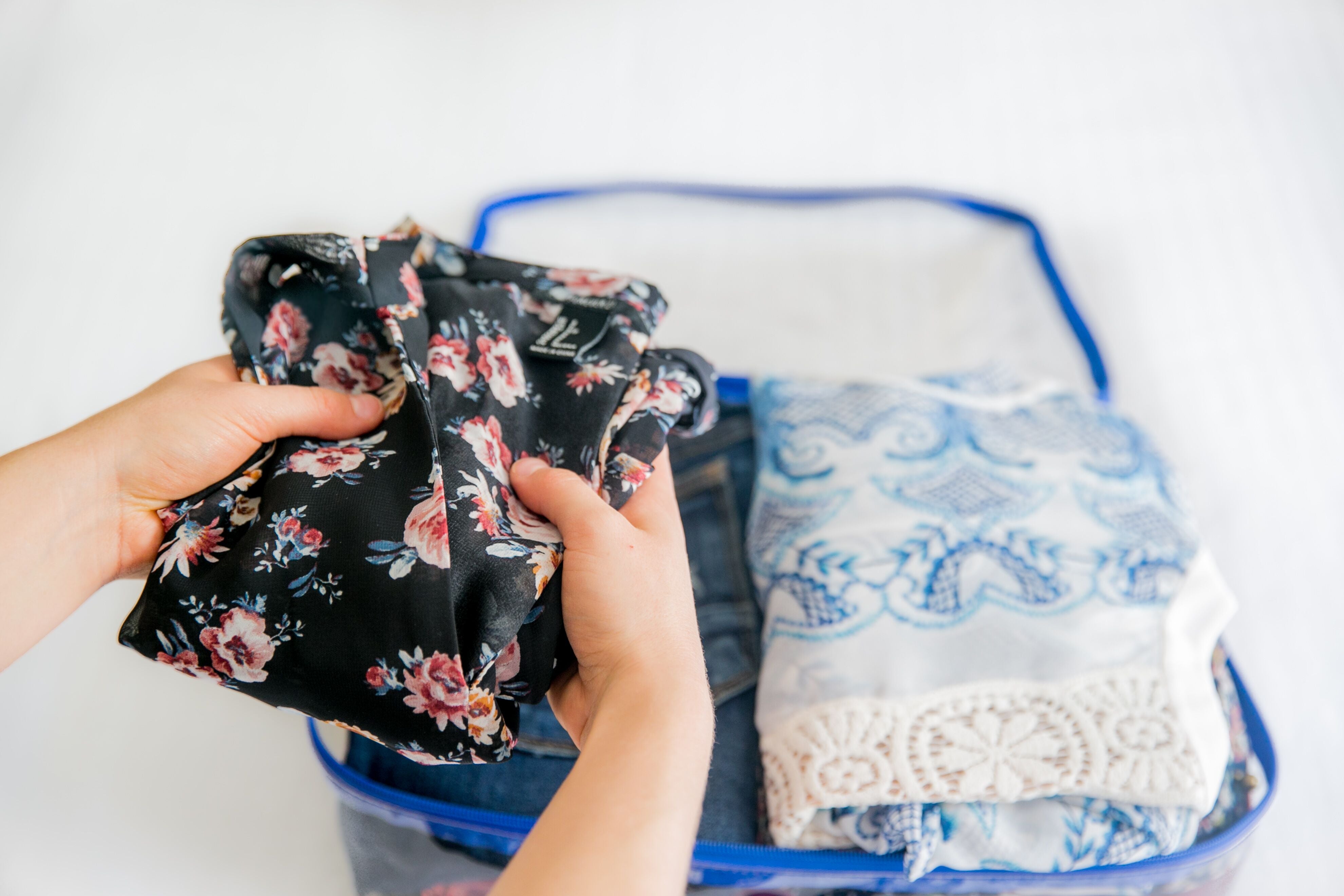 Packing cells for suitcase organization