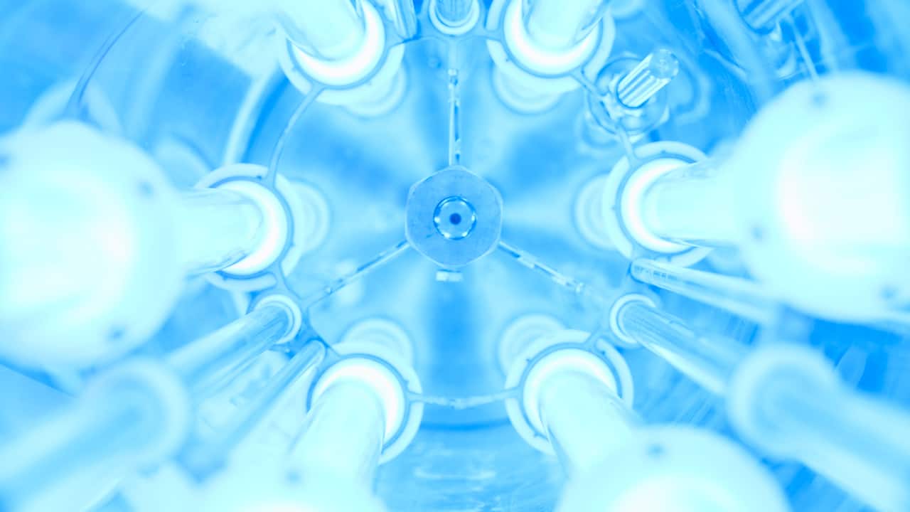UV light water purifier