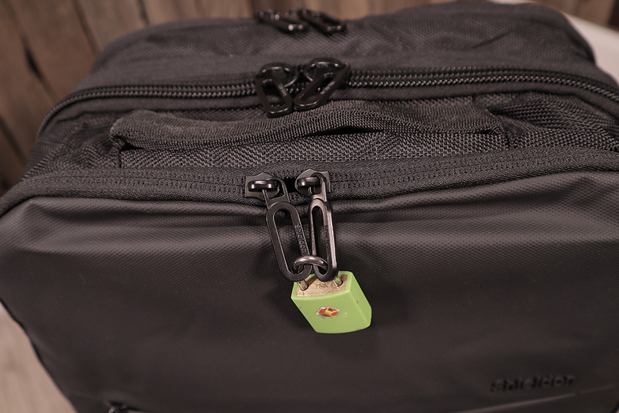 Shieldon hollow zippers allow for travel locks.