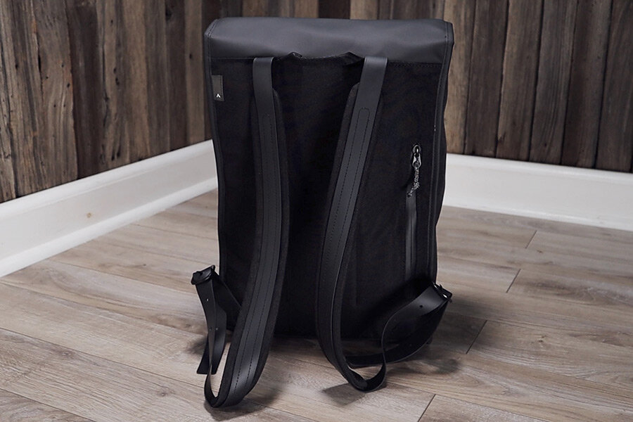 Topologie Satchel backpack dry review - back panel comfort