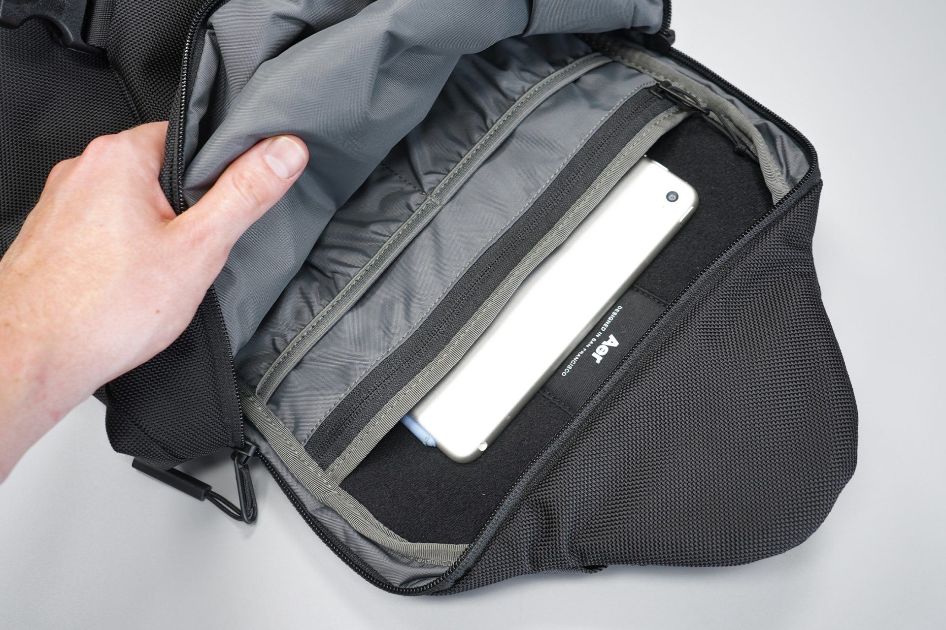 Aer Sling Bag 3 tech sleeve