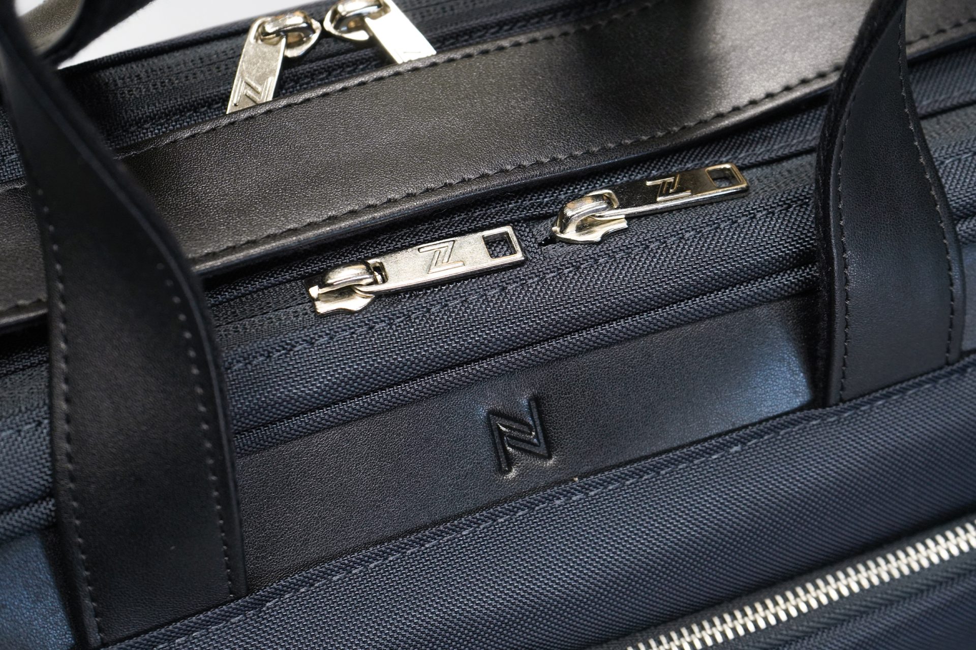 Nomad Lane Bento Bag Sport Edition materials and zippers