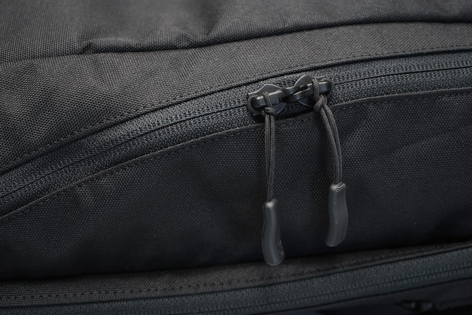 Minaal Daily 3.0 Bag Zippers