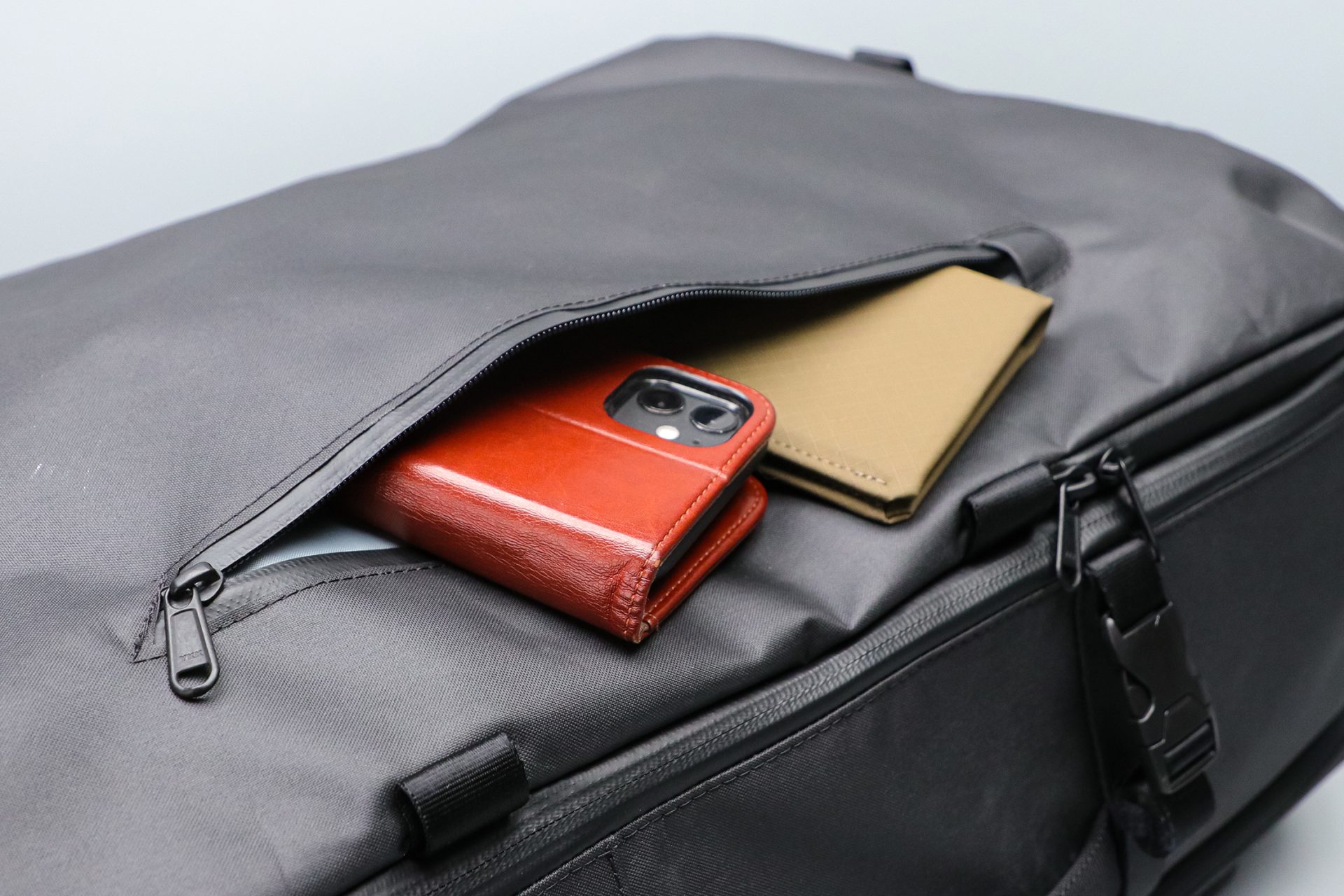 Gravel Backpack Travel System 11L Front Pocket