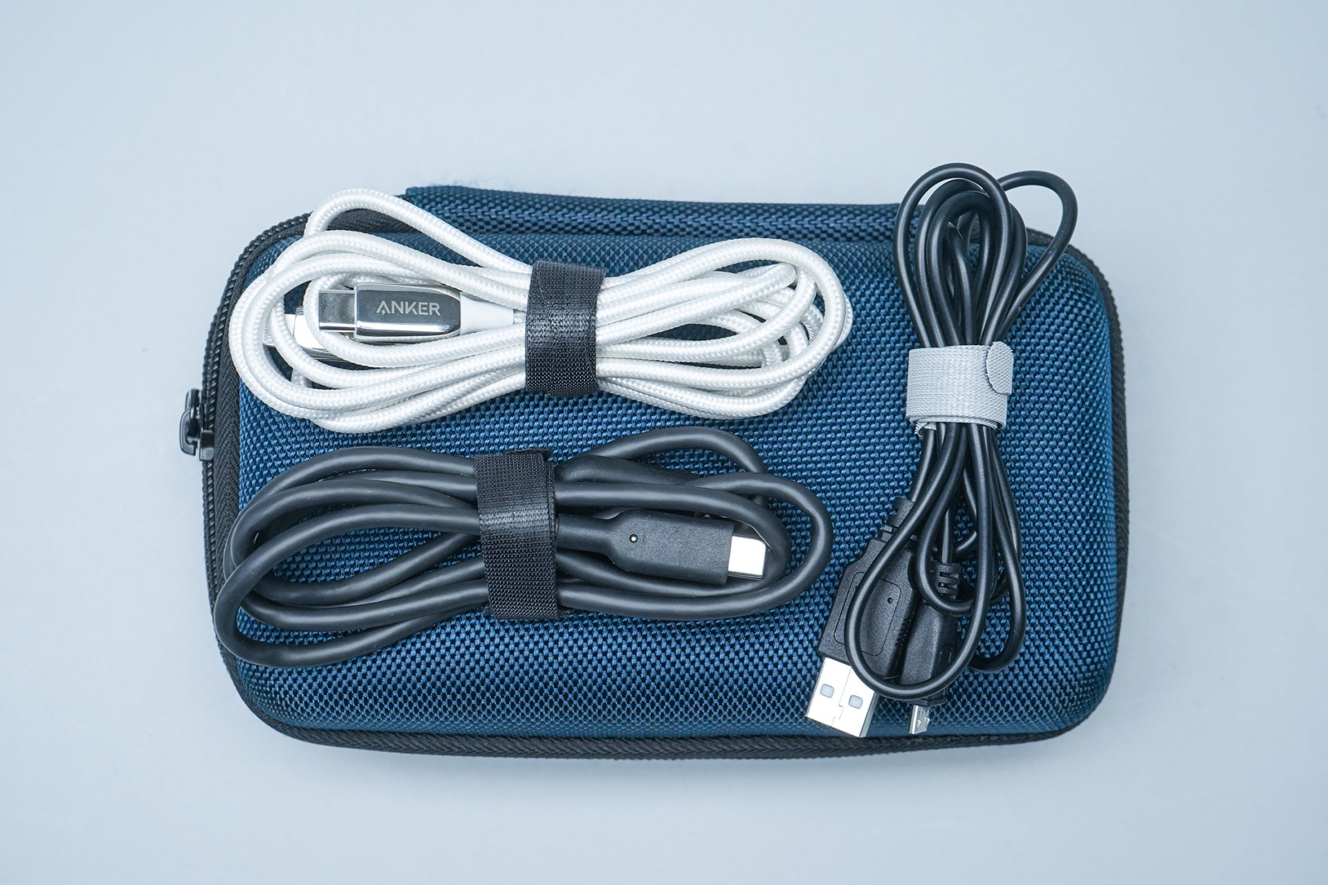 VELCRO Brand Cable Ties with tech pouch