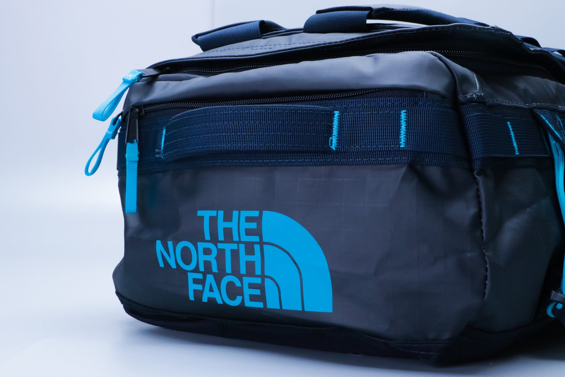 The North Face Base Camp Voyager 32L Logo