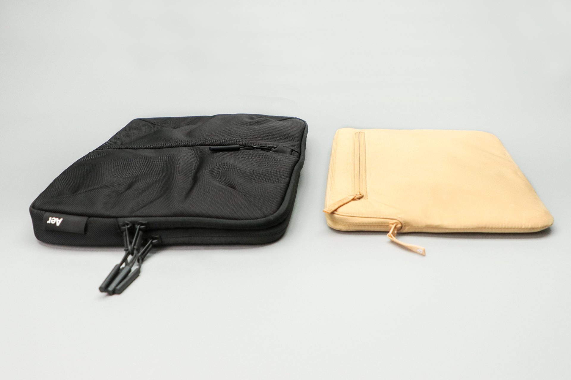 Incase Compact Sleeve with BIONIC compared to the Aer Tech Folio.
