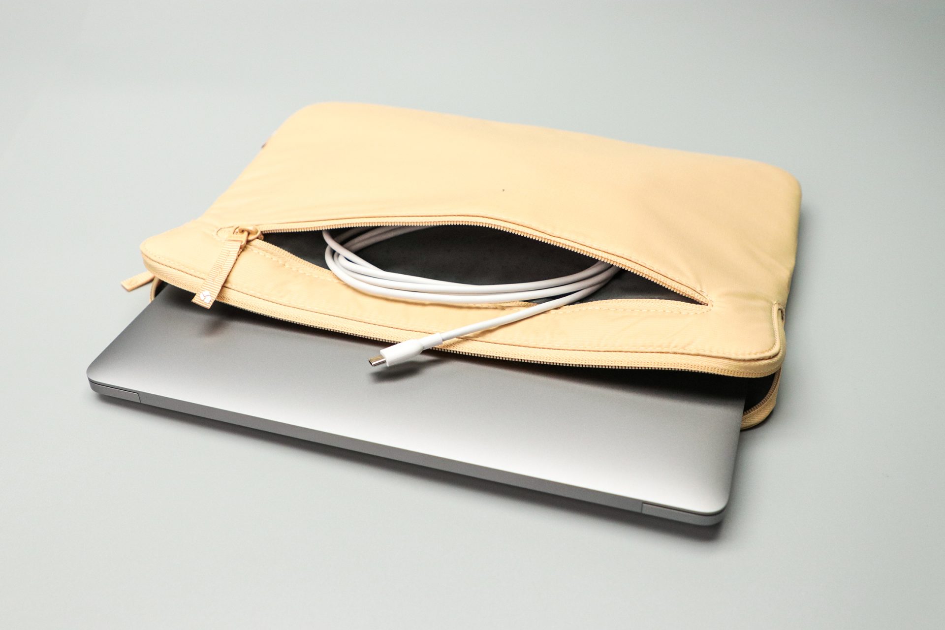Incase Compact Sleeve with BIONIC front pocket