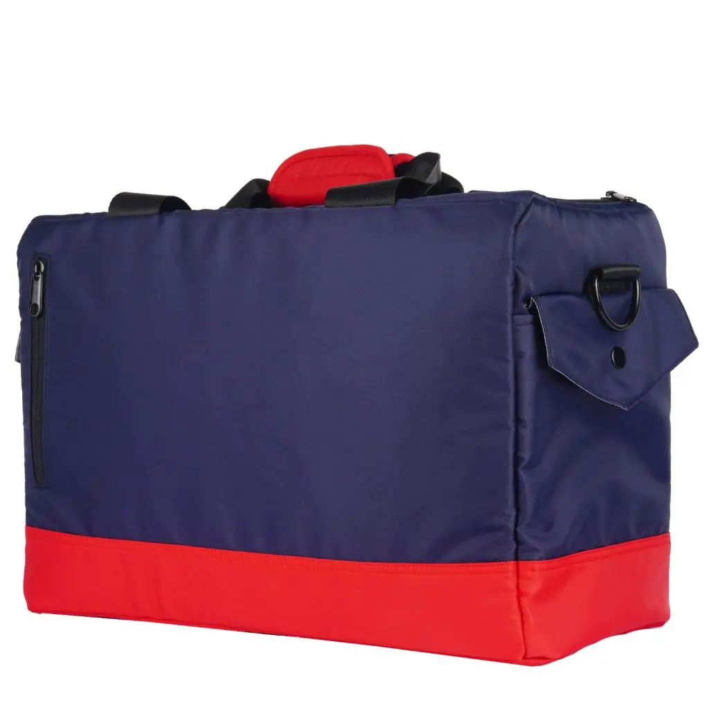 VAULV - DIVIDERS Our VAULV Duffle Bag comes with