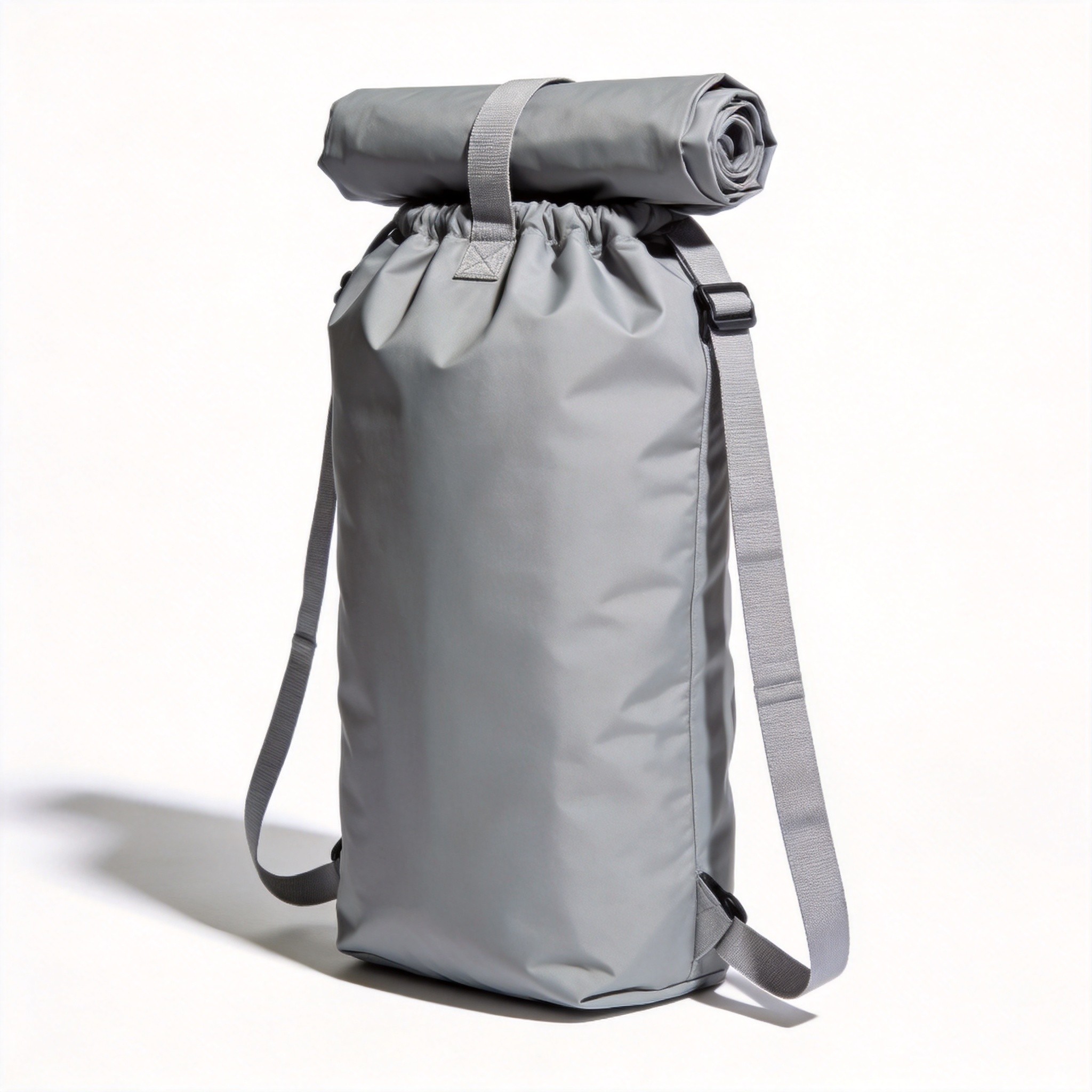 Lightweight freediving day bag for shore trips